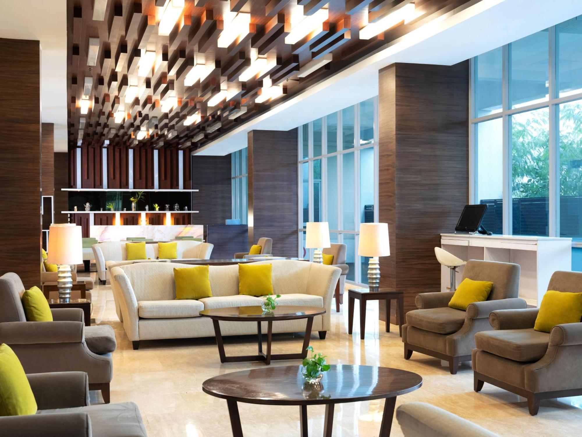 Hotel Santika Cikarang Exterior foto